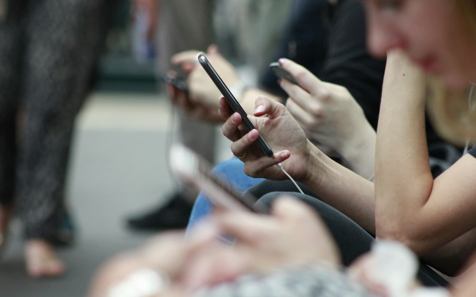 Social Media Management by Binary Crafters